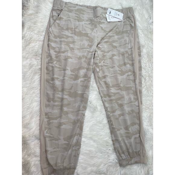Athleta Women's Brooklyn Camo Jogger Size 24 Tan NWT - Picture 13 of 16